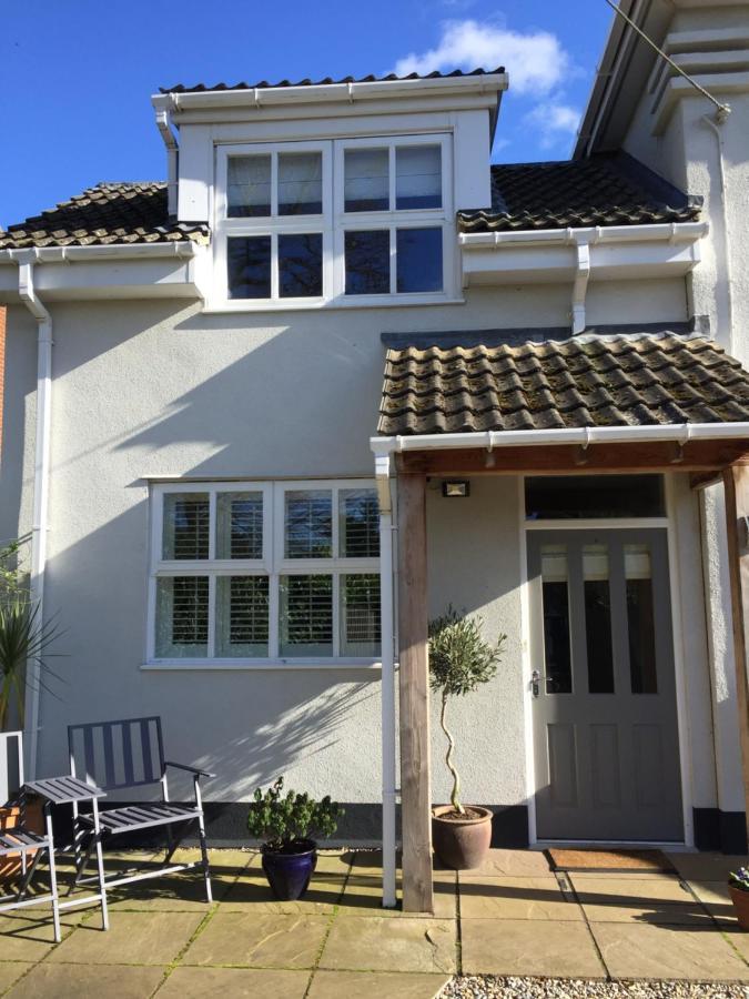 The Olives Villa Holt  Exterior photo